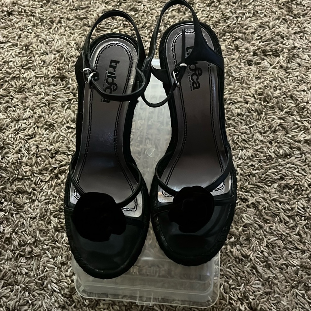 Tribecca wedge heals